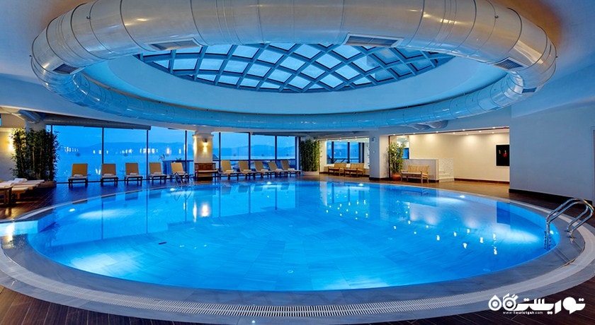 استخر سرپوشیده هتل ایفوریا ایژییَن ریزورت اند اسپا